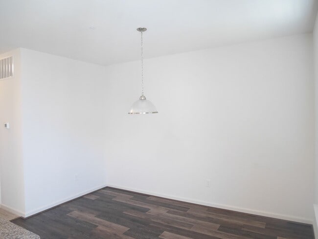 Building Photo - Stunning 3 Bedroom Townhouse Easton, MD