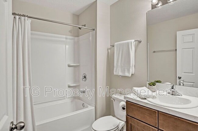 Building Photo - 443 Coastline Way