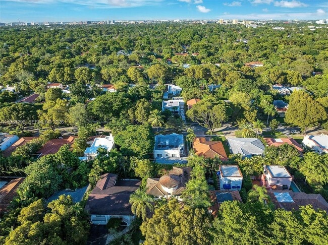 Building Photo - 627 Alcazar Ave