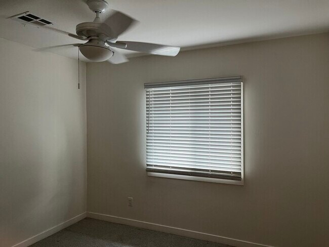 Building Photo - Paradise Valley; No HOA