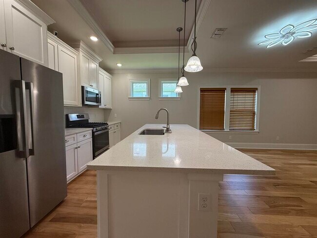 Building Photo - 855 Avery Park Dr