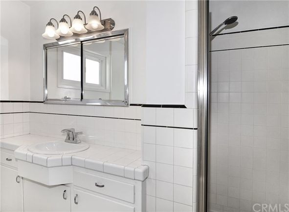 Building Photo - 111 19th St