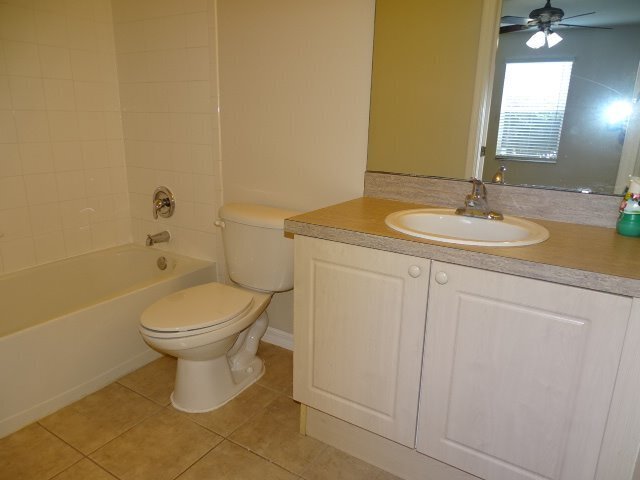 Building Photo - Charming 3-Bedroom Townhome in Winter Garden!