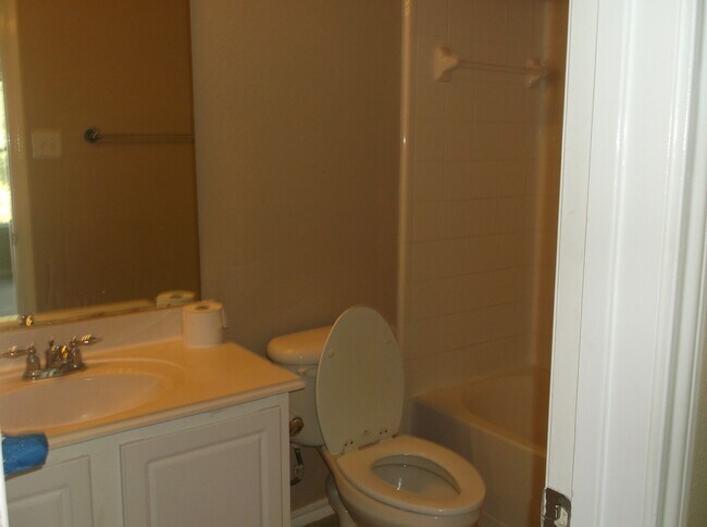 Building Photo - 16107 Sandy Path Ln
