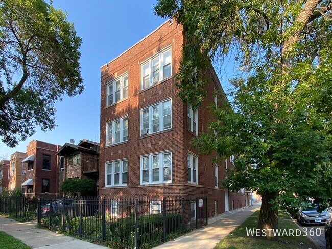 Building Photo - 2422 W Fargo Ave