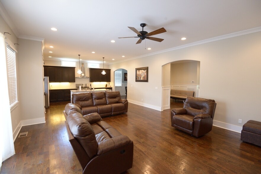 Building Photo - 2818 Belcourt Ave