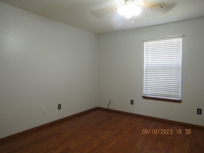 Building Photo - PETS ARE NEGOTIABLE WITH OWNER APPROVAL $2...