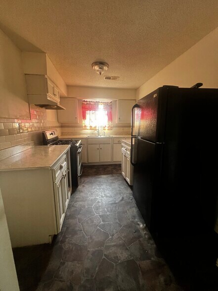 Primary Photo - 944 Alice Ave