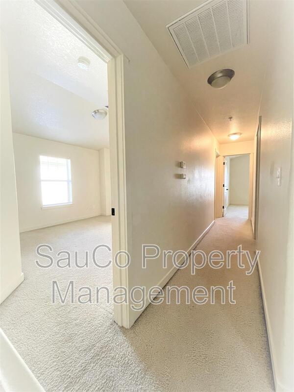 Building Photo - 626 NE Newstead Ln