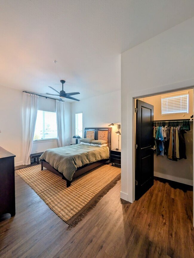 Building Photo - Long Realty & Property Management - 2 Bedroom 2 Bathroom condo in Aurora