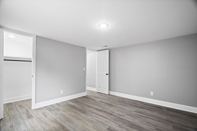 Building Photo - 5733 Clarksville Pike