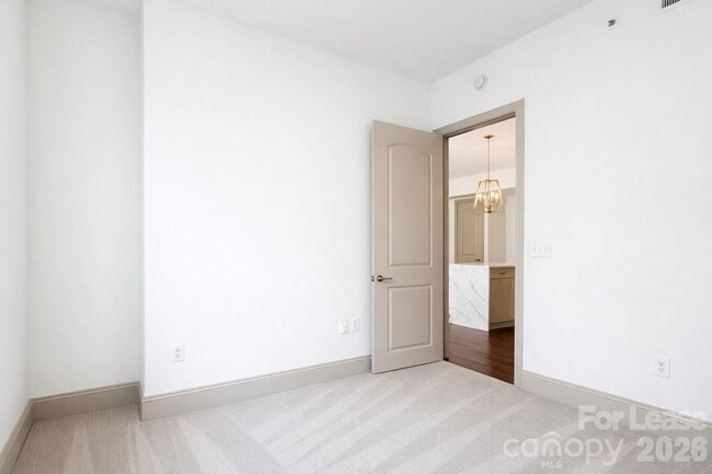 Building Photo - 4620 Piedmont Row Dr