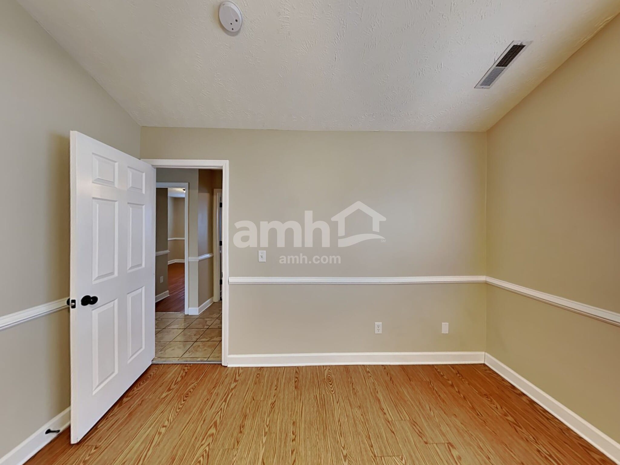 Building Photo - 6005 Mountview Dr