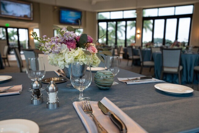 Building Photo - 7455 Glendevon Ln