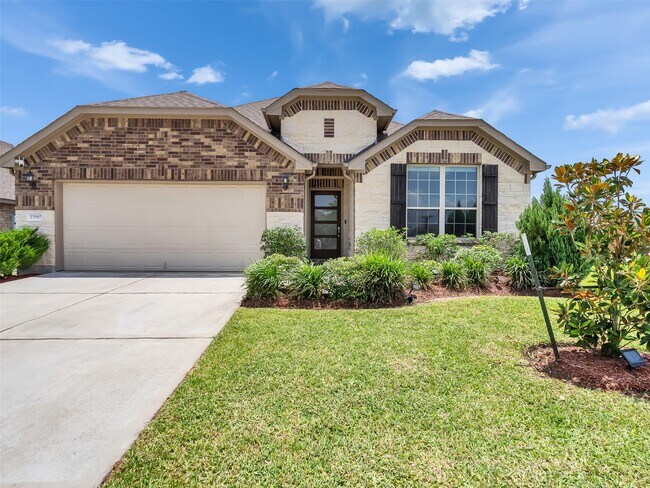 Building Photo - 27997 Lone Hollow Ln