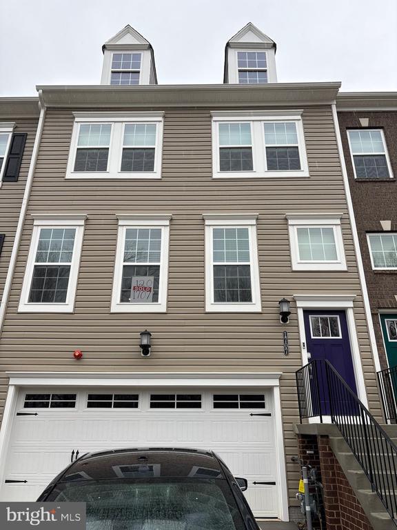 Building Photo - 1707 Water Xing Rd