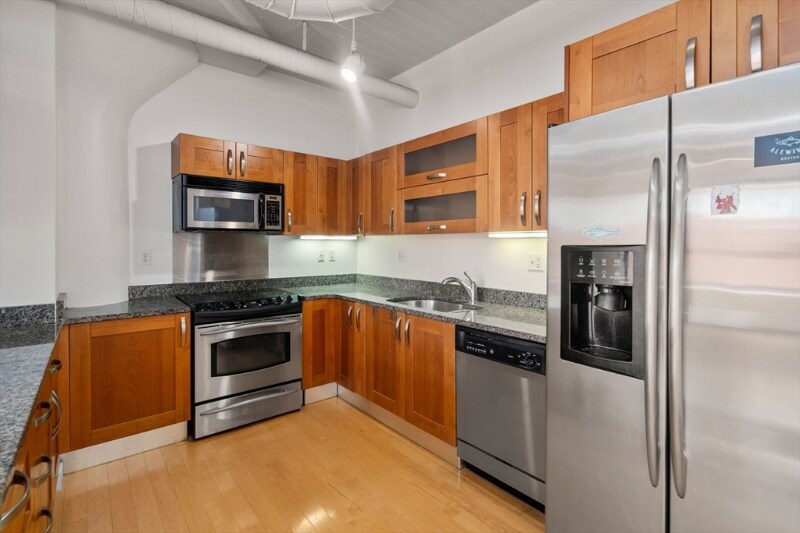 Building Photo - 210 South St