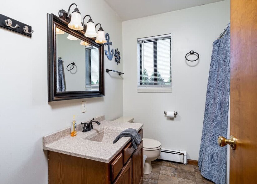 Building Photo - 6542 Bella Vista Dr NE