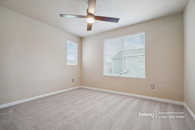 Building Photo - 16112-16181 81 Ave E