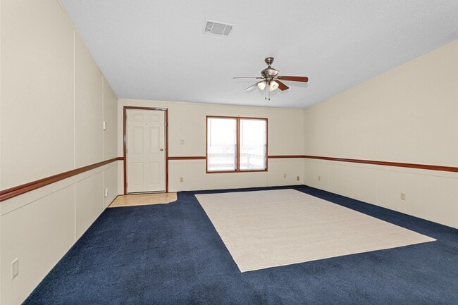 Building Photo - 11261 Rose Rd