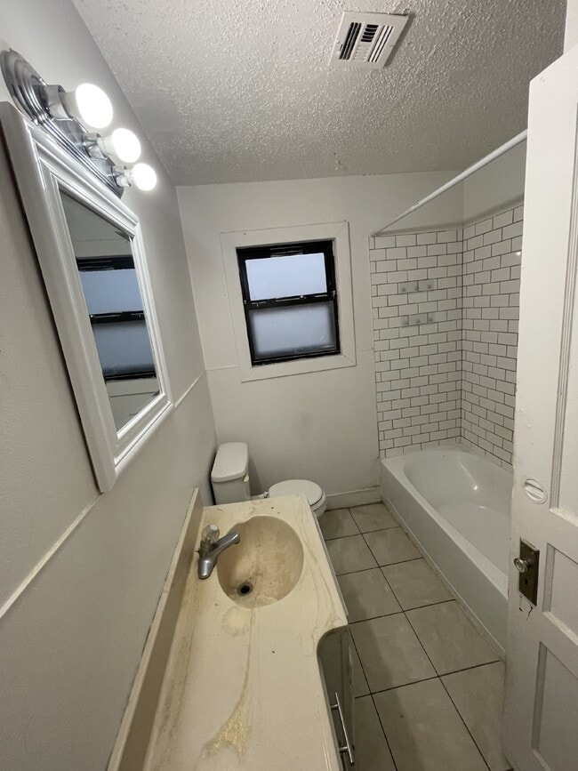 Building Photo - "Charming 3-Bed Home with Gleaming Hardwood Floors in Prime Wichita Location!"  Hurry! Limited-Ti...