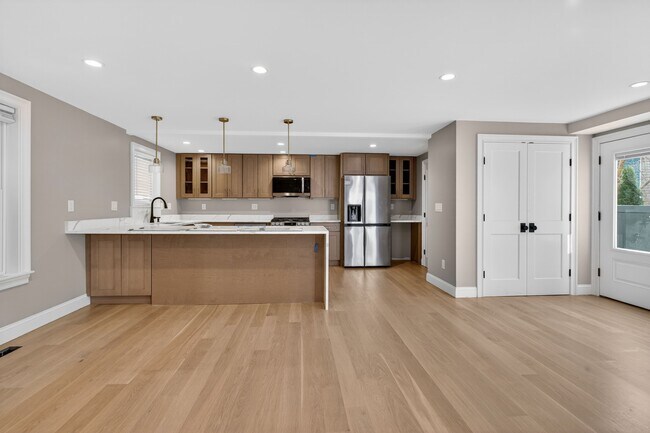 Building Photo - 17 Allston St