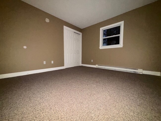 Building Photo - 4 Deer St