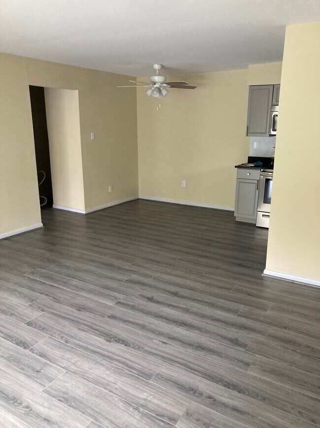 Dining room - 722 Ohio Pike