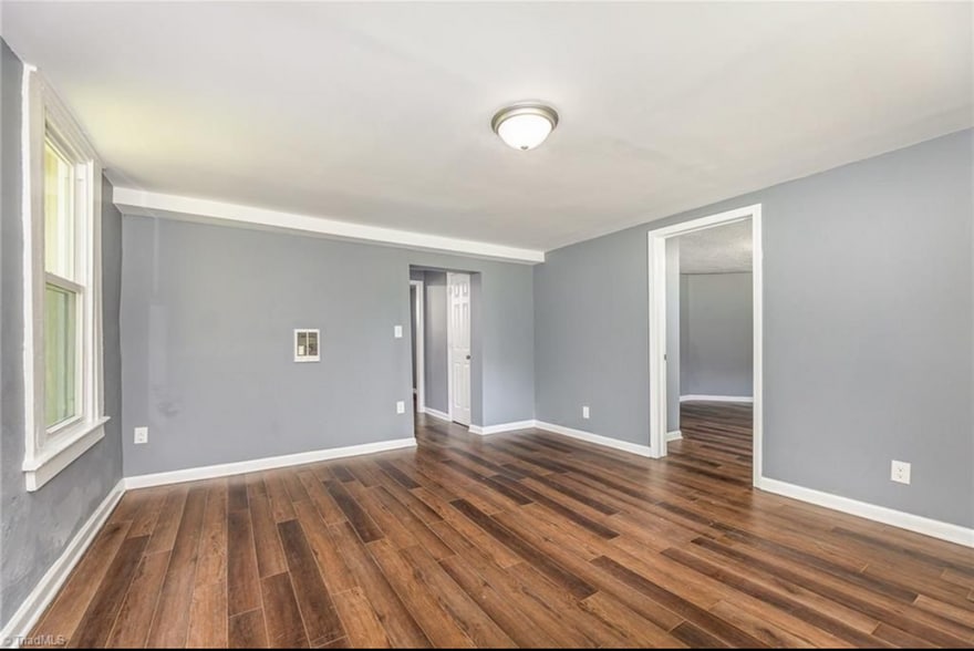 Building Photo - 518 N Scales St