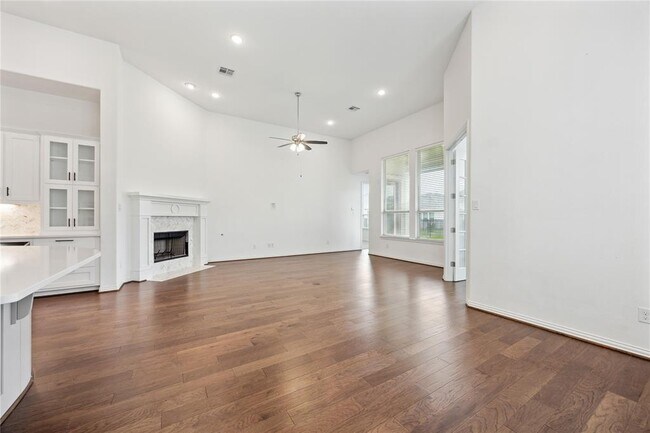 Building Photo - 1329 Marina Grand Terrace