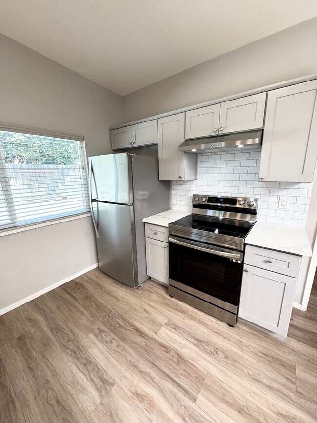 Building Photo - 1503 Brown Dr