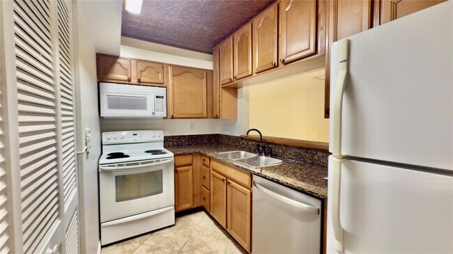 Building Photo - 2941 SW 87th Ave