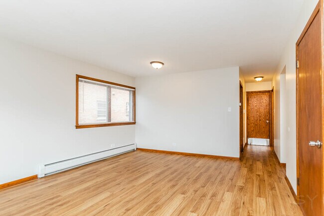 Building Photo - 5752 W Park Ave