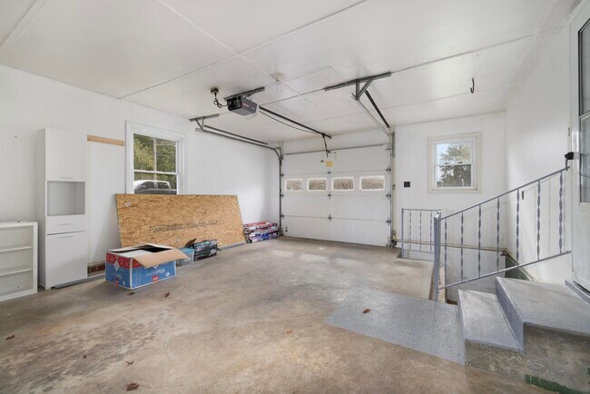Building Photo - 314 Crossway Rd