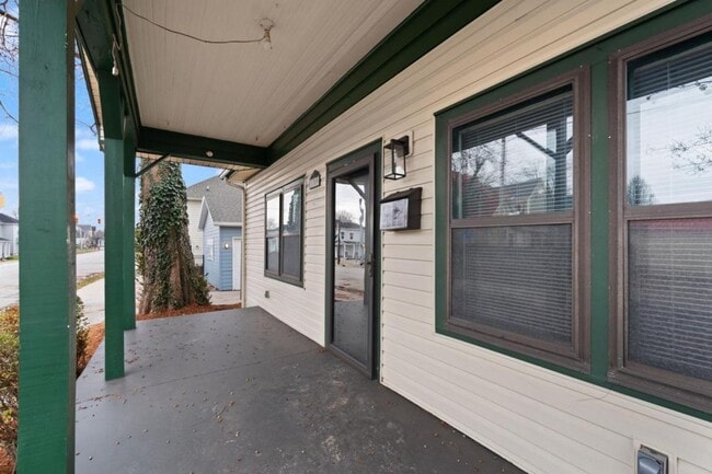 Building Photo - 1709 Ekin Ave