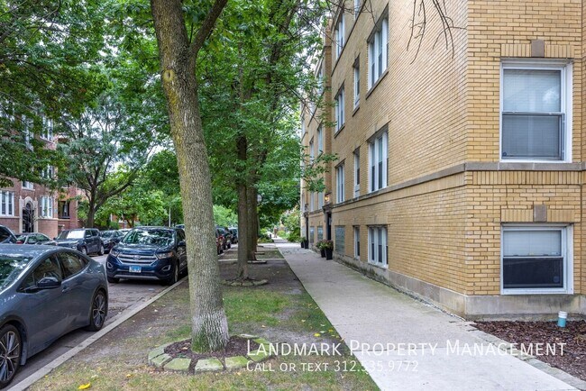 Building Photo - 4546 N Albany Ave