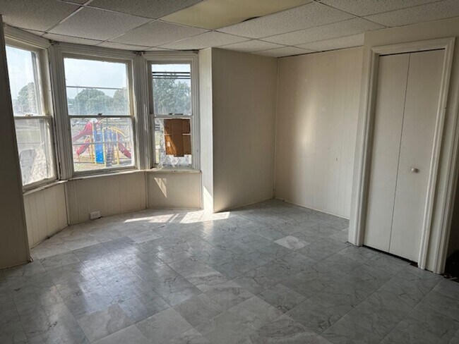Building Photo - 3 bedroom 1 bathroom York, PA