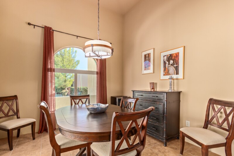 Building Photo - 204 Circulo Veranera