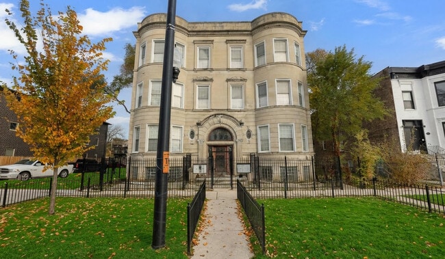 Building Photo - 5343 S Indiana Ave