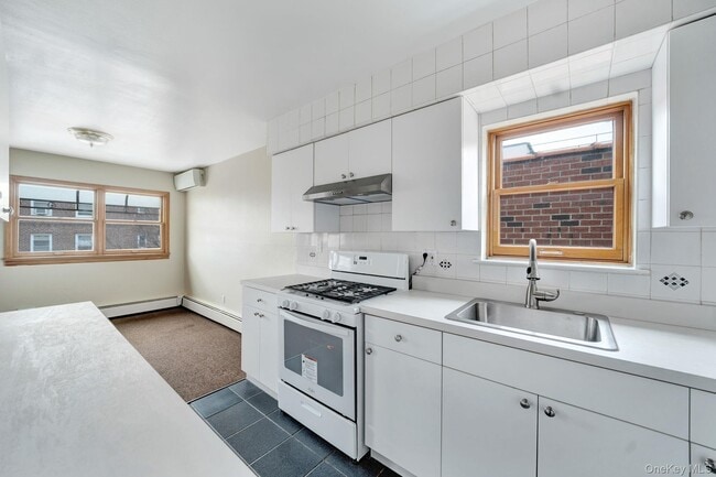 Building Photo - 80-24 138th St