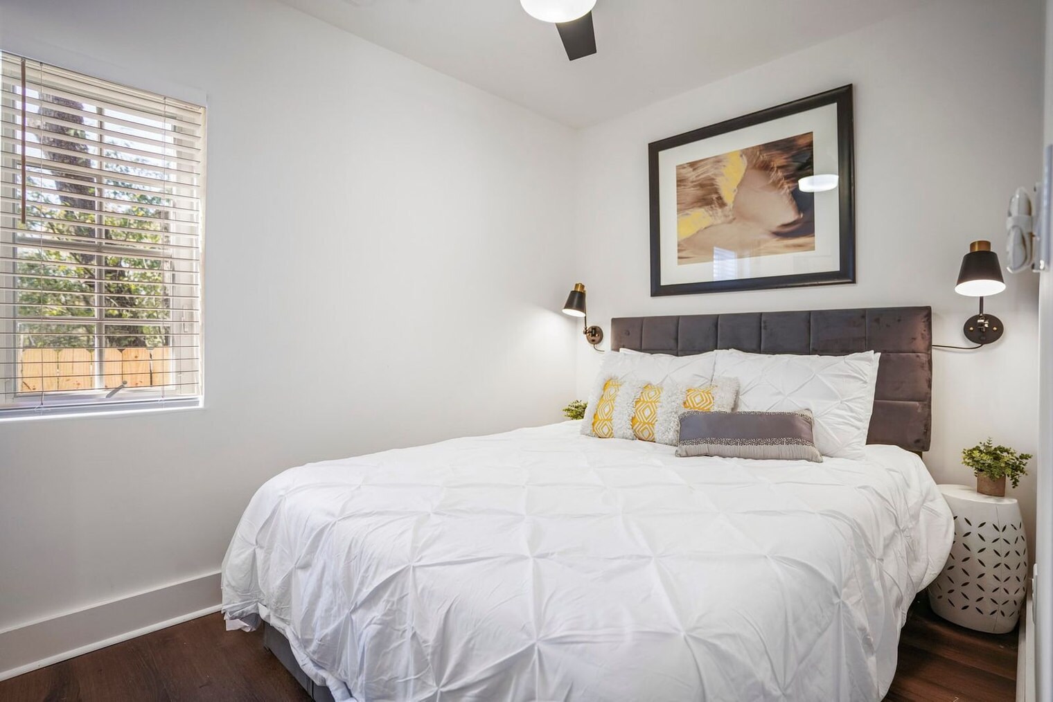 Building Photo - 975 Shadowridge Dr SE