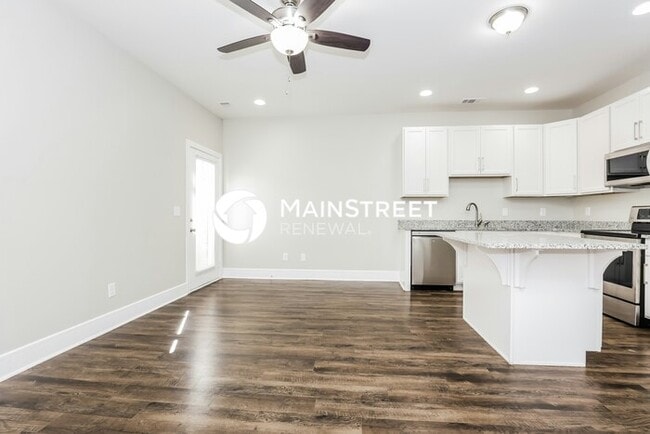 Building Photo - 3 Bedroom Pet-Friendly Home in Lebanon, TN with Main Street Renewal