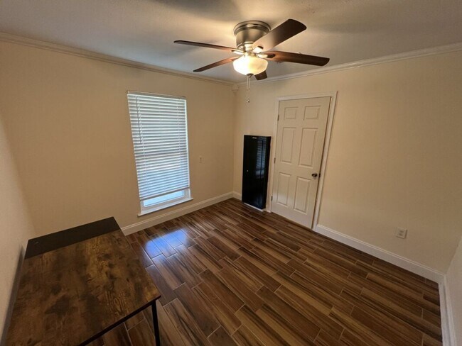 Building Photo - Spacious 5BR Home in Avalon – Dual Master Suites + Modern Updates!