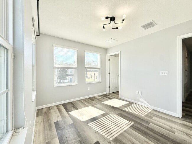 Building Photo - 7031 White Treetop Pl