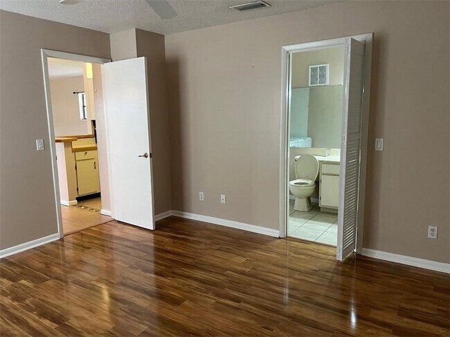 Building Photo - 1132 Breezy Way