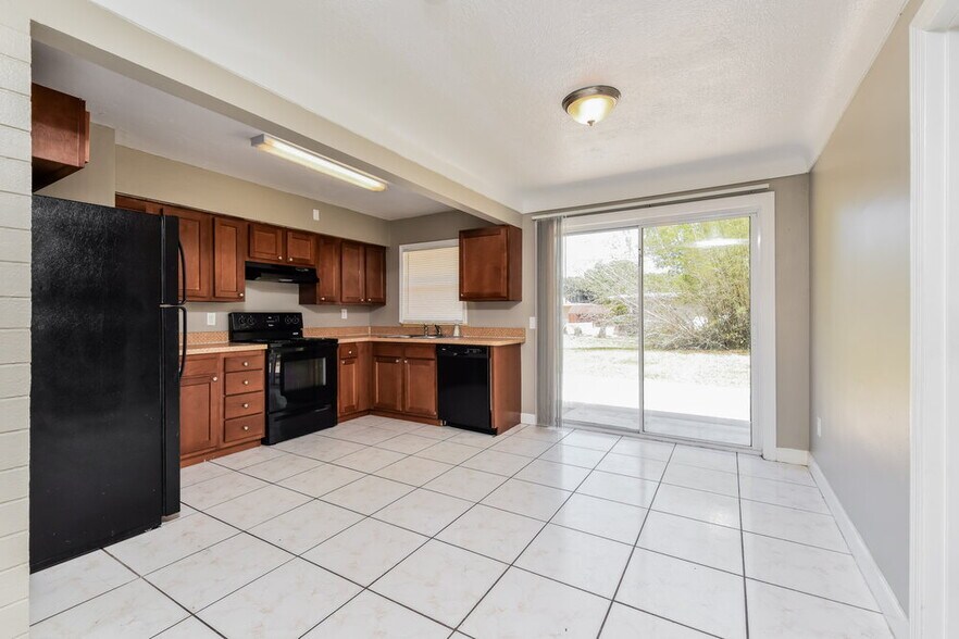 Building Photo - 1507 Bert Dr