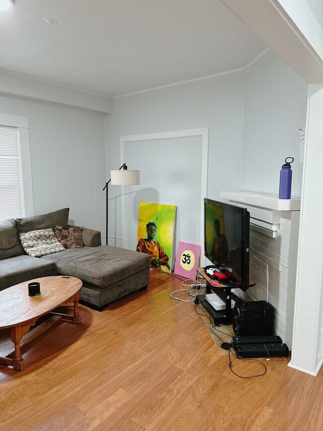 Building Photo - 821 Billy Frank Jr. St