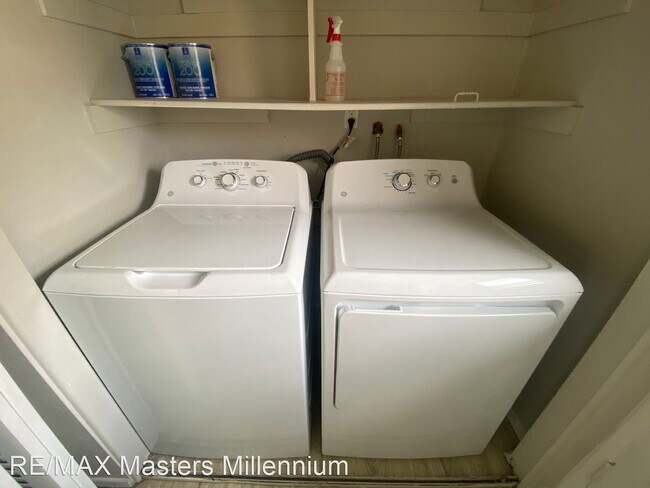 Building Photo - 3 br, 2 bath House - 3562 S Kittredge St #A