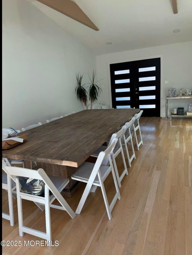 Building Photo - 70 Heath Ave