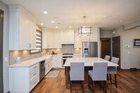 Building Photo - 912 S Torrey Pine Ln